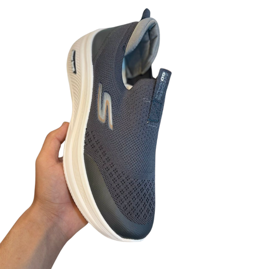 F105 Men’s Black Slip-On Sneakers – Lightweight Mesh Casual Daily Wear Shoes