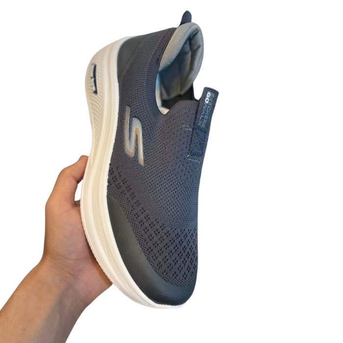 F105 Men’s Black Slip-On Sneakers – Lightweight Mesh Casual Daily Wear Shoes