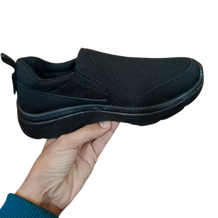 SK004 Men’s Black Slip-On Sports Sneakers – Lightweight & Cushioned Comfort