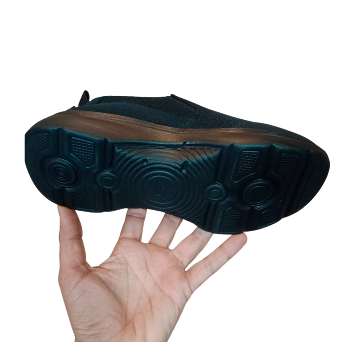 SK004 Men’s Black Slip-On Sports Sneakers – Lightweight & Cushioned Comfort