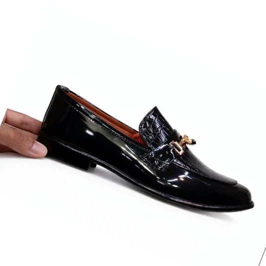 Men’s Crocodile-Texture Loafers – Premium Formal Slip-On Shoes with Gold Buckle (Black & Brown)