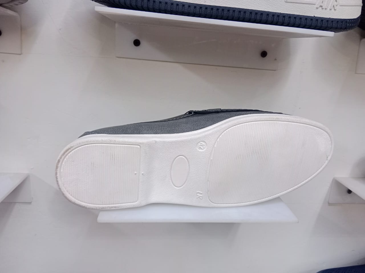 Style Deal Men’s Premium Textured Grey Loafers – Elegant Handcrafted Slip-On Shoes for Men | StyleDeal.pk